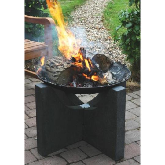 tuzrako teraszfutes granit ajandek karacsony hideg tel megoldas hogomba allvany magas szabadteri kalyha meleg mediterran minosegi lakberendezes modern letisztult tabortuz.jpg